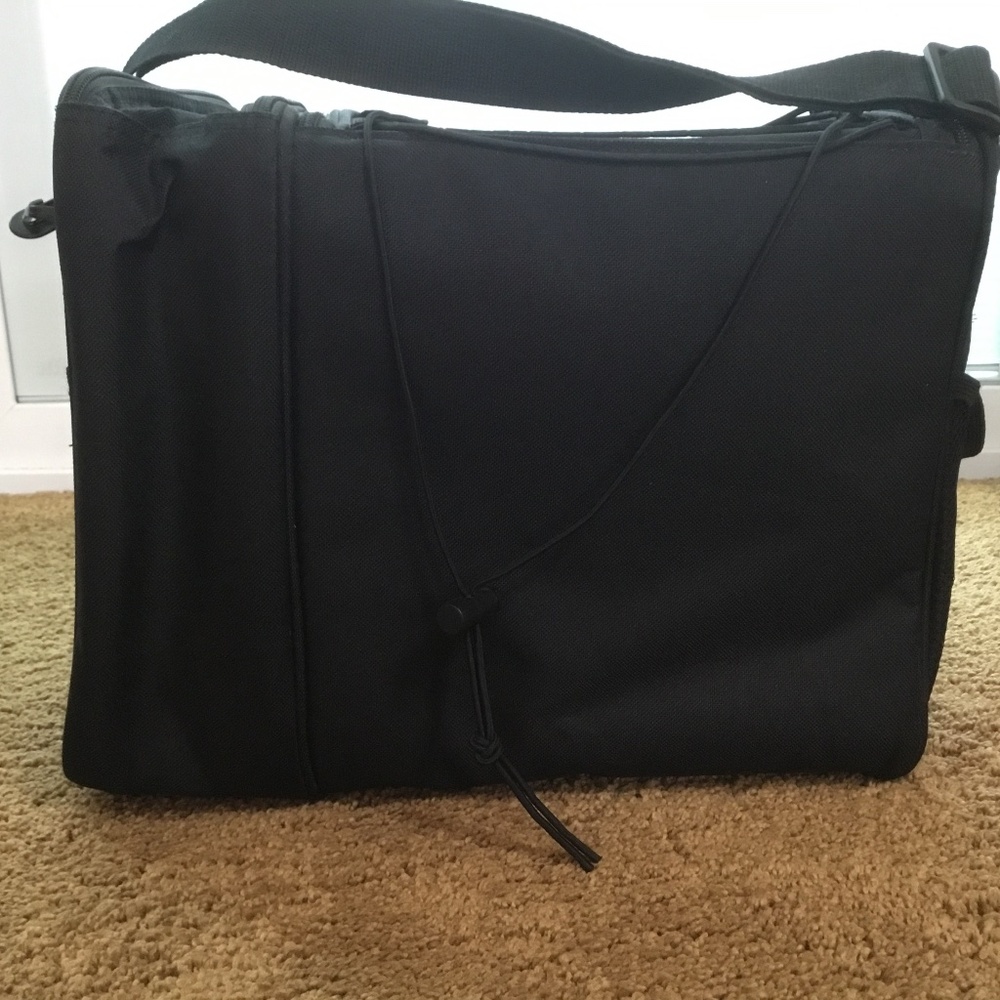Cooler Bag America’s Most Wanted Soft Sided Picnic Set - Picture 4 of 16